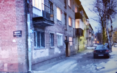 Распорол грудь ножом: в праздники в центре Ярославля погибла женщина