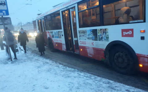 Попадетесь при посадке: о новых мошенниках в транспорте предупреждают ярославцы