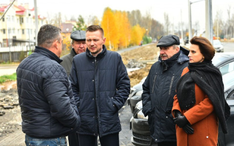 Подозреваемого в получении взятки заммэра Ярославля везут в суд