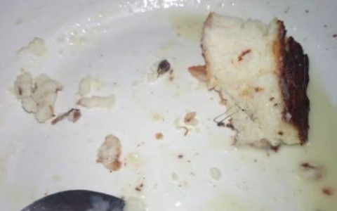 Накормили запеканкой с тараканами: дети отказываются от обедов в школах Ярославля