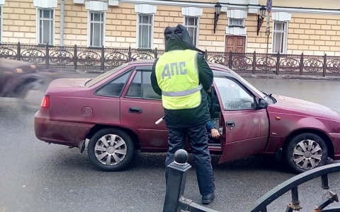 Пять тысяч за штуку: в ГИБДД водителям придется потратиться