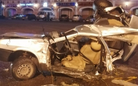 У него не было прав: пьяный лихач устроил аварию, уходя от погони ДПС под Ярославлем