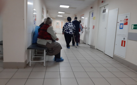 Коронавирус наступает на Ярославль: пациентку с подозрением на страшную болезнь привезли в больницу