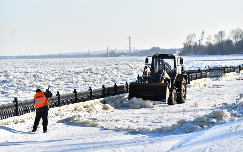 Набережную освобождают ото льда: что показала разведка с воздуха в Ярославле. Кадры