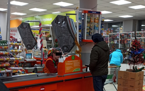 "На меня шипят у кассы": вип-магазины требует построить ярославец