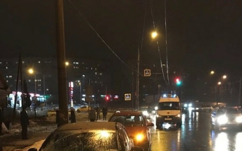 Пассажиры разлетелись по салону:  в аварии с автобусом пострадали три ярославца