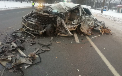 "Мы доставали его из машины": водитель фуры о страшном ДТП под Ярославлем