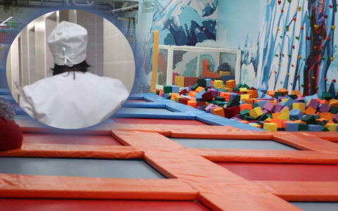 Из поролоновой ямы со сломанной ногой: малышка покалечилась на аттракционе в Ярославле