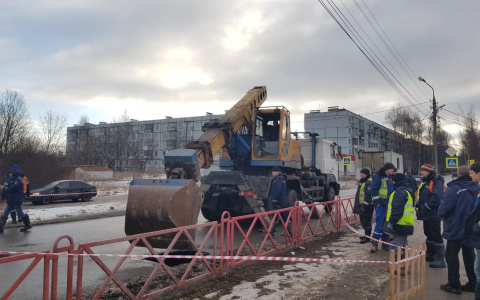 Обвал грунта на дороге: озвучили причины ЧП в Ярославле