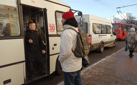 Пусть за проезд платит кондуктор: подробности скандала в ярославской маршрутке