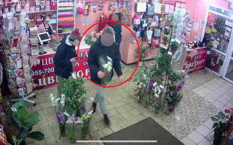 Подрался с продавщицей из-за цветка: подробности дерзкого ограбления в Ярославле