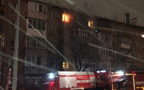 Прыгать было бесполезно: подробности ночного пожара в многоэтажке в Ярославле
