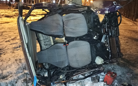 «Водитель ничего не помнит»: новые подробности ДТП с двумя молодыми ярославцами. Кадры