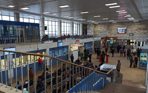 Поезда на Москву встали : железнодорожники о ЧП под Ярославлем