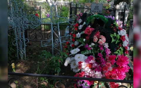«Поверх прабабушки похоронили чужого человека»: внучка устроила скандал на могиле под Ярославлем