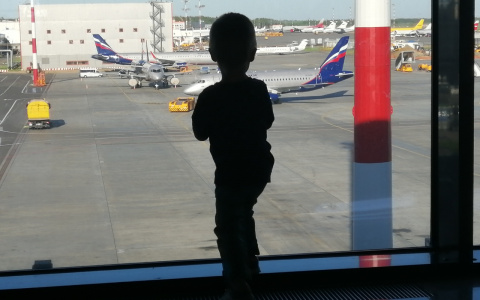 Разрушил две семьи: ярославец бросил двоих детей и попал на деньги