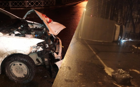 Газель перевернулась от удара: аварию с такси обсуждают в сети ярославцы