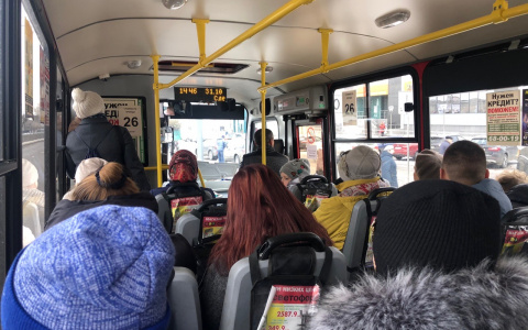 "Будут обманывать родителей": подросткам "развязали руки" в транспорте