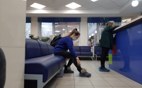 Сотни детей сели на больничный: ярославцам рассказали о вспышке вируса среди детей