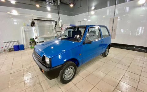 Раритет в пленке: в Ярославле в гараже нашли новую "Оку" без пробега