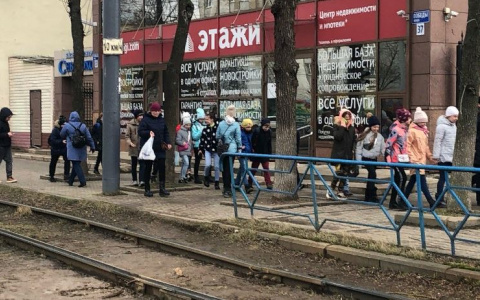 Школьники рискуют остаться на бесконечных каникулах: как бьются с коронавирусом в Ярославле