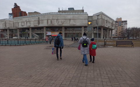 "Чревато статьей для родителей": во что может вылиться карантин в школах