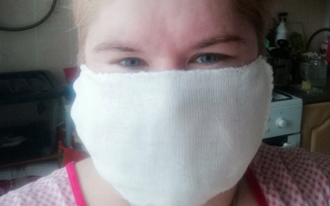 Как сделать маску за 10 минут: лайфхак медика из Ярославля