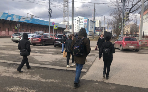 Трогаете каждые 10 минут: где коронавирус живет дольше всего, рассказали эпидемиологи