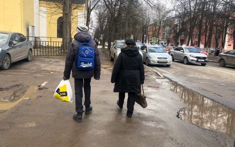 Отдыхаем весной, учимся летом: о переносе школьных занятий говорят в России