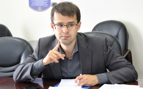 "Просим прекратить истерию": власти Ярославля о болезни чиновника, прилетевшего из Шри-Ланки