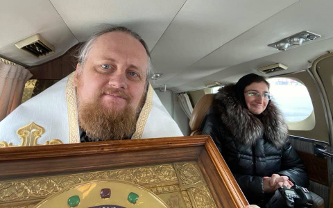 Чудотворная икона в воздухе: крестный ход на самолете провели в Ярославской области