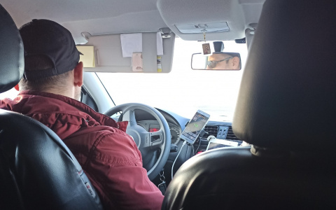 Одна избила двух полицейских: ярославна устроила скандал в такси