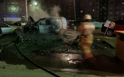 "Вскочил утром в панике": ярославец о ночном поджоге во дворе