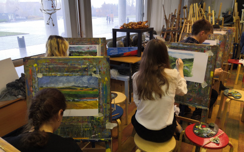 МТС и Третьяковская галерея запустили в онлайне «космическую мастерскую» для школьников