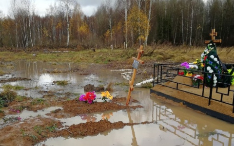 На могилу - нельзя: посещение кладбищ ограничили под Ярославлем