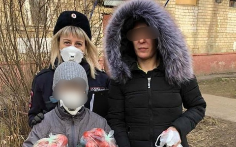 "Мамы плачут": как ярославские полицейские спасают семьи во время пандемии