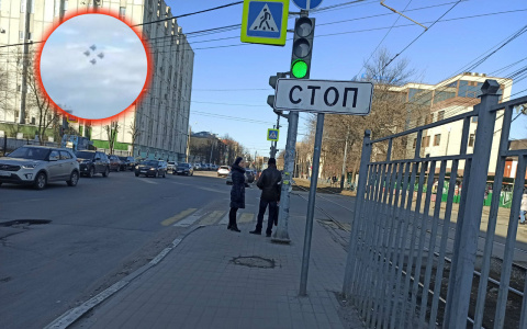 «Над городом летают химтрейлы»: ярославцев напугали самолеты с подозрительным следом