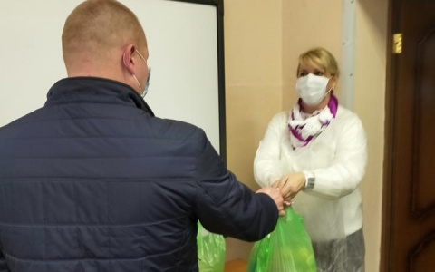 Растительное масло: что входит в продуктовые наборы для школьников Ярославля на дистанционке