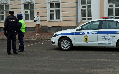 "Ловят прямо на кладбище": полицейские проверяют режим ярославцев
