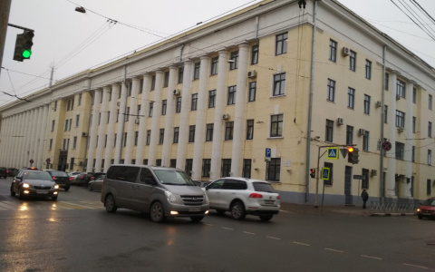 Двух полицейских с COVID-19 госпитализировали в инфекционную больницу в Ярославле