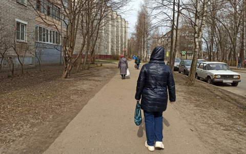 Вирус оседает на одежду: что лучше носить, чтобы не заразиться COVID-19