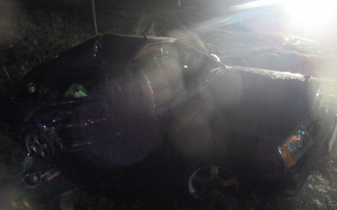 Доставали еще живой: 20-летняя девушка разбилась на трассе под Ярославлем