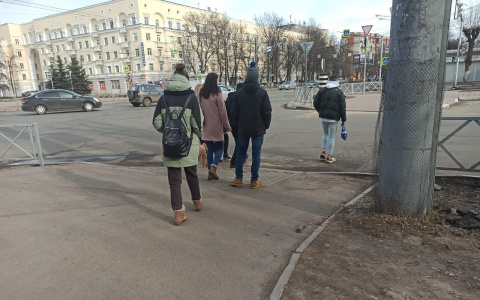 Искали живой вирус на предметах: ученые назвали основной путь передачи COVID-19