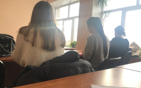 В Минпросвещения предложили изменить место проведения ЕГЭ из-за коронавируса