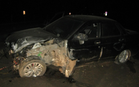 Не увидел трос: молодые влюбленные пострадали в ночном ДТП