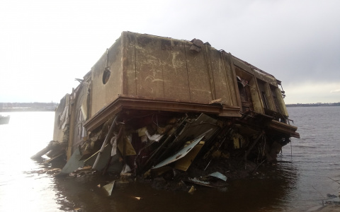 Ярославский «Титаник» подняли со дна: кадры