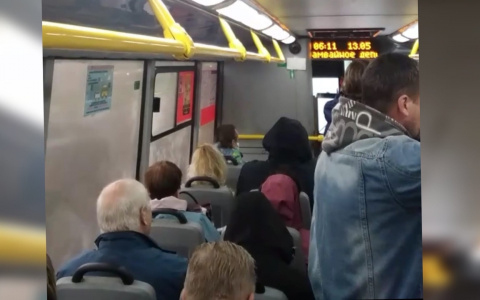 "К нам - как к животным": подробности мокрого скандала в ярославской маршрутке