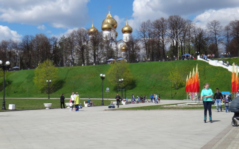 15 тысяч за ребенка: власти рассказали, как поддержат семьи в пандемию