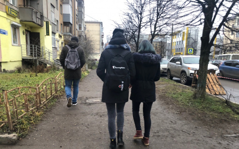 "Не дышит воздухом, постоянно ест": родители рассказали об онлайн- обучении детей в Ярославле