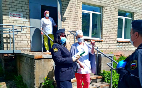 Пытался сбежать: заразного пациента насильно упекли в больницу Ярославля